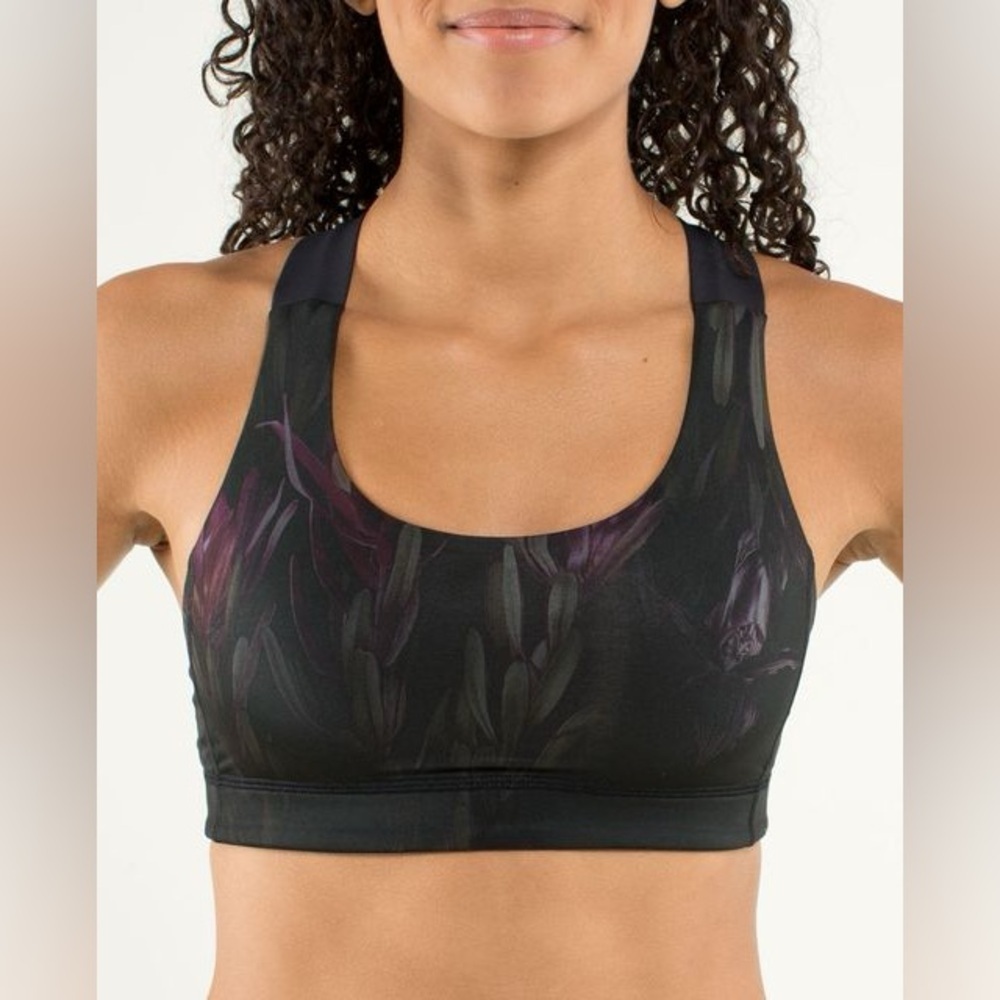 Lululemon Energy Bra in Midnight Iris Multi/Black size 4